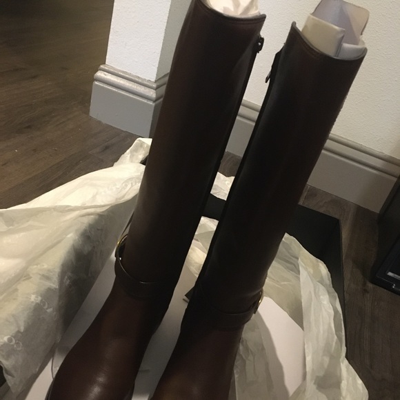 Coach Boot - Picture 2 of 2